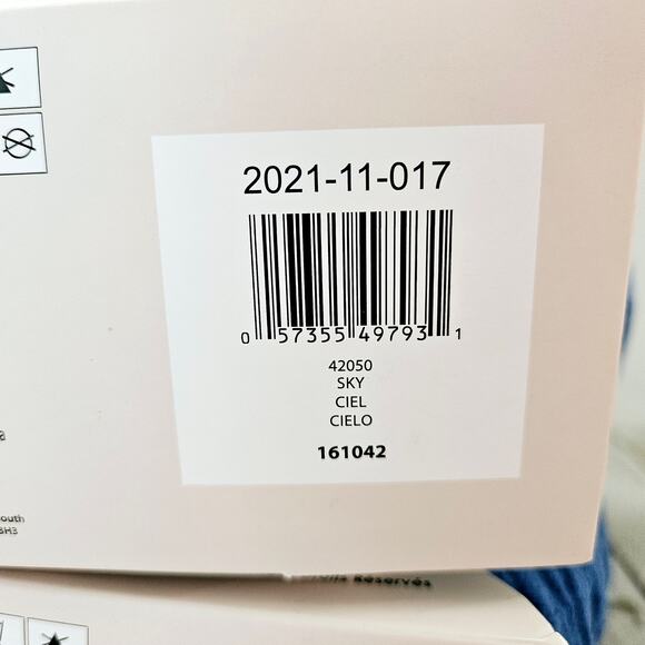 Pair of O'Go Yarspirations Yarns Bernat Inspirations Blanket Sky Blue Ombre - Picture 10 of 15